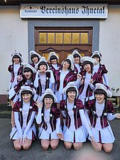 Golden Grils in Uniform lustig